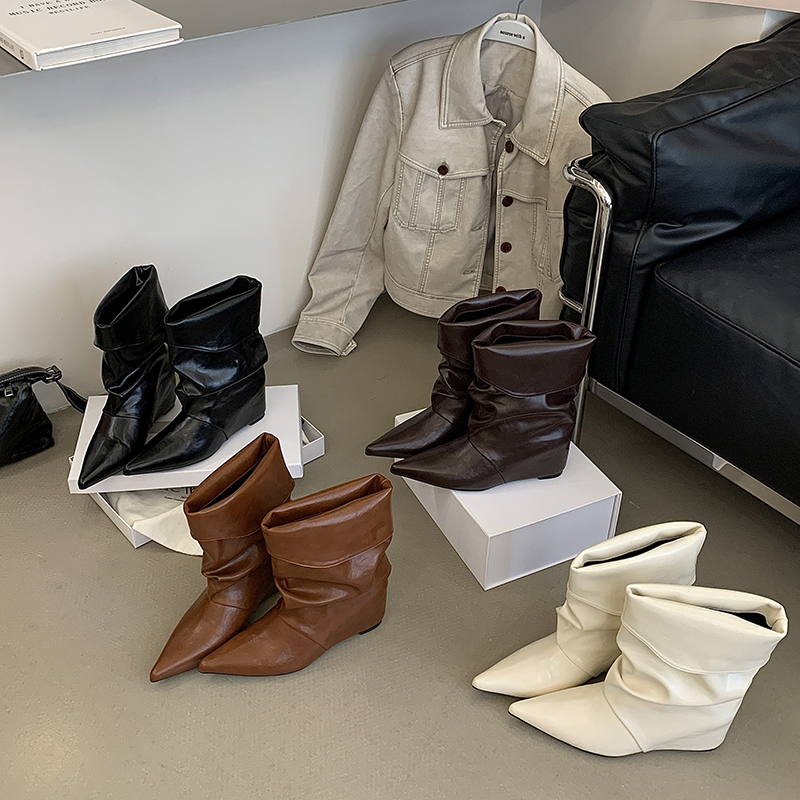 2026 Autumn Winter European American Style Pointed Toe Fashion Boots Comfortable Height Increasing Short Boots Simple Versatile Pull On Boots for Women